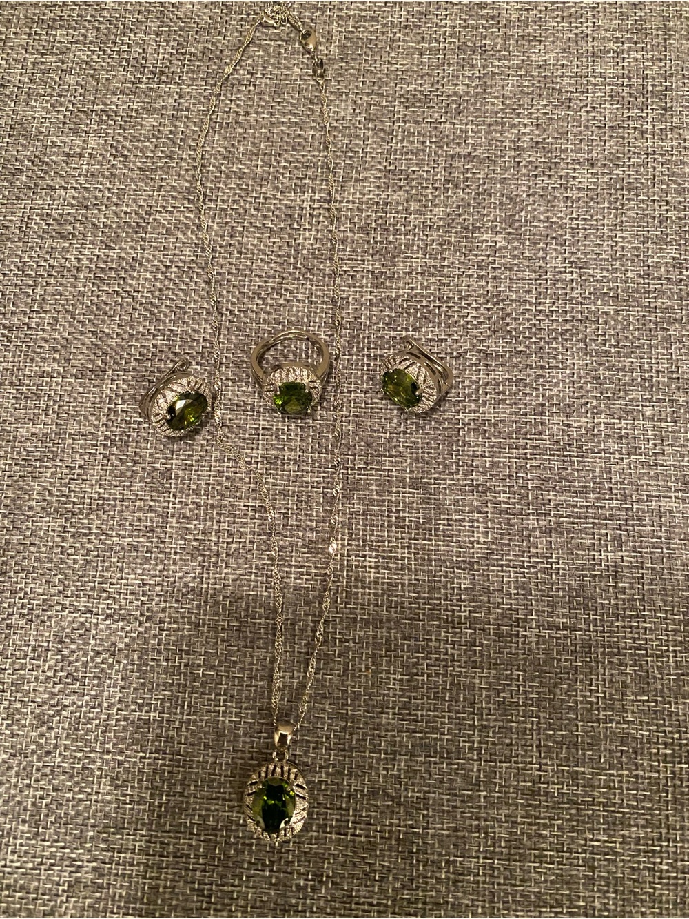 Sterling Silver Green Stone Pendant Necklace